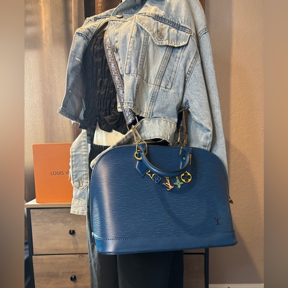 LOUIS VUITTON Alma Epi - Picture 12 of 13